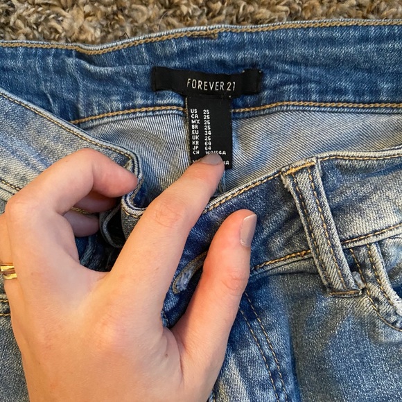 Forever 21 fringed bottom jeans - Picture 2 of 3